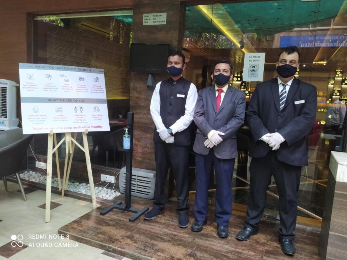Hotel Plaza Bombay Exterior foto