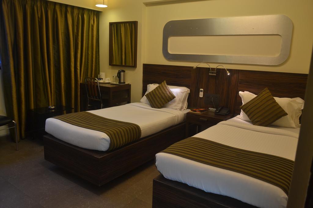 Hotel Plaza Bombay Exterior foto